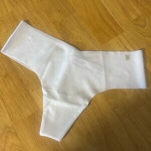 Victoria Secret No show White Thong pantie wide band NWT size S/P